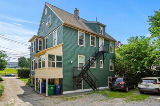 36 Willow St in Newton, MA - Building Photo - Building Photo