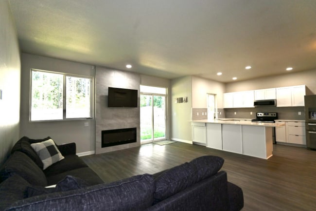 5659 NE Canard Dr in Hillsboro, OR - Building Photo - Building Photo