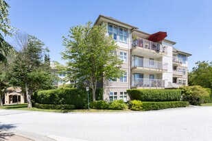 Boulevard Club in Surrey, BC - Building Photo