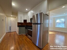 73 Thatcher St in Brookline, MA - Building Photo