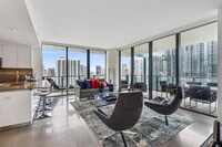 88 SW 7th St, Unit # 2111 in Miami, FL - Building Photo - Building Photo