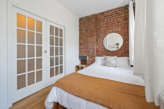 416 W 49th St in New York, NY - Building Photo - Building Photo