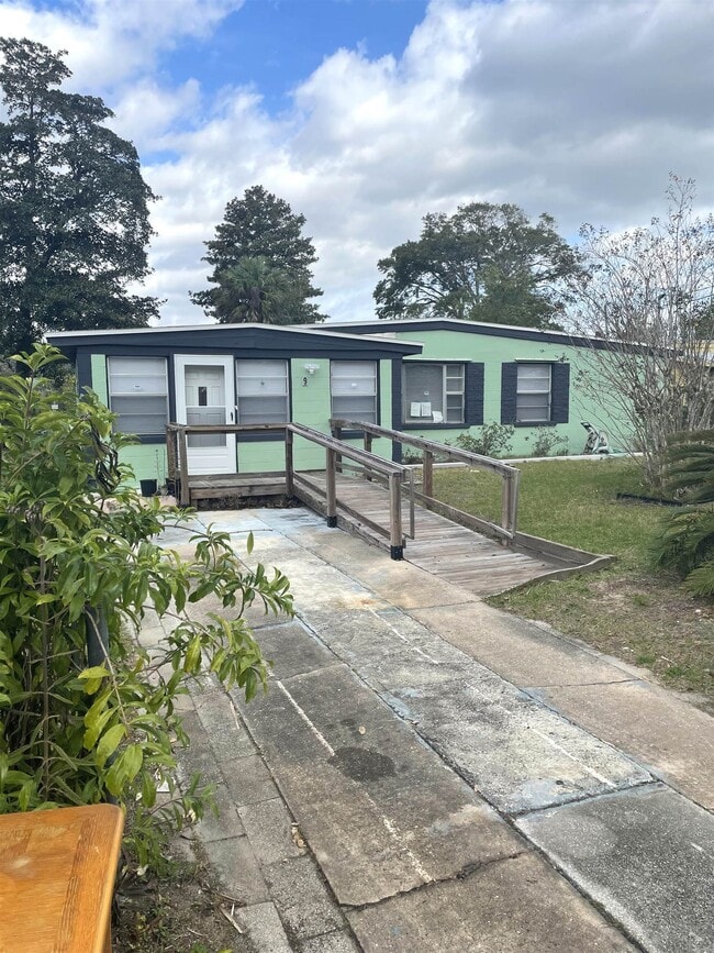 property at 9 Dr R.B. Hayling Pl