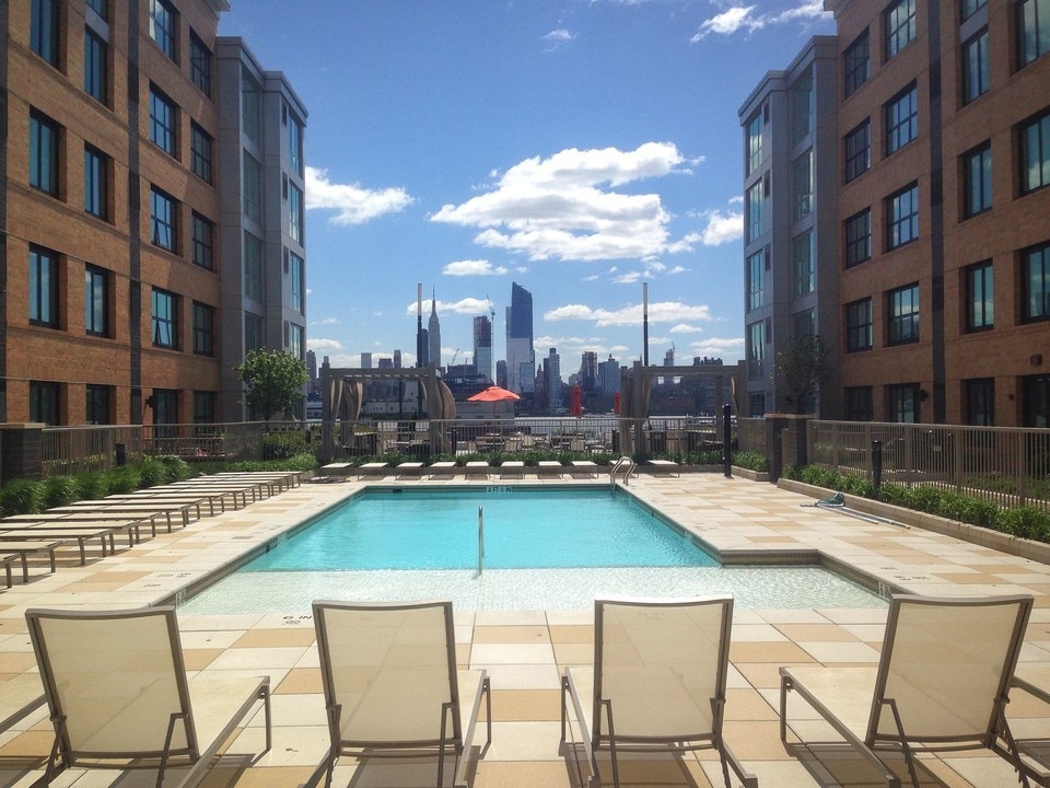 Estuary in Weehawken, NJ - Building Photo