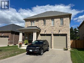 52 Seaton Cres in Tillsonburg, ON - Building Photo