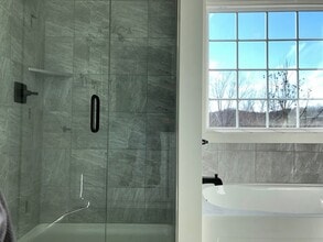 8102 Lenox Creekside Dr in Nashville, TN - Building Photo - Building Photo