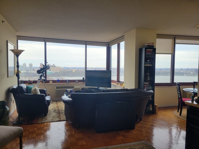 100 Old Palisade Rd in Fort Lee, NJ - Building Photo - Building Photo