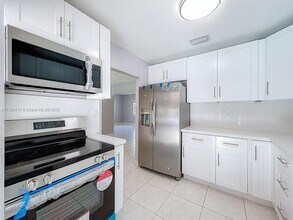 48 Marabella Ave in Coral Gables, FL - Building Photo - Building Photo