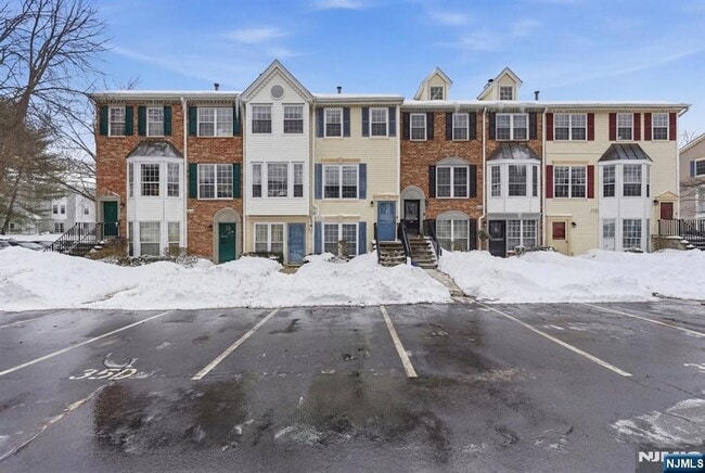 774 Sassafras Ct in Mahwah, NJ - Building Photo - Building Photo