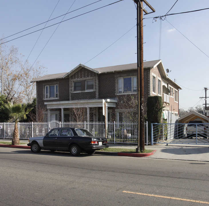 428 N Benton Way in Los Angeles, CA - Building Photo