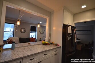 60 Florida St, Unit 2 in Boston, MA - Foto de edificio - Building Photo