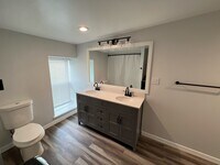 375 DuPont St, Unit Rear photo'