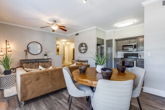Ellwood at Lake Travis in Austin, TX - Building Photo - Building Photo