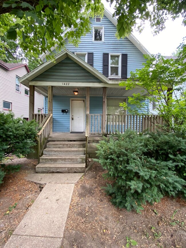 property at 1422 E Stockbridge Ave