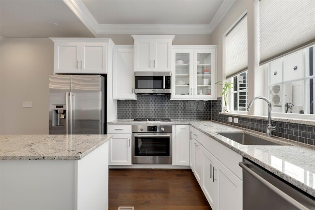property at 7333 Valley View Ln