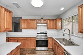 2210 S Ferrisburg Ct in Sugar Land, TX - Building Photo - Building Photo