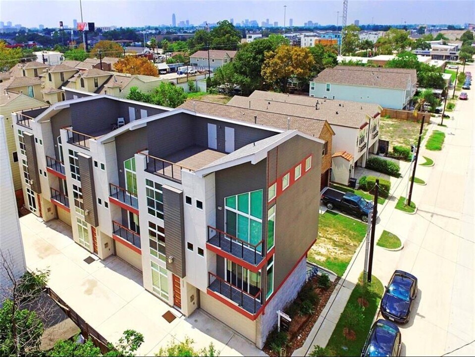 5305 Darling St in Houston, TX - Building Photo