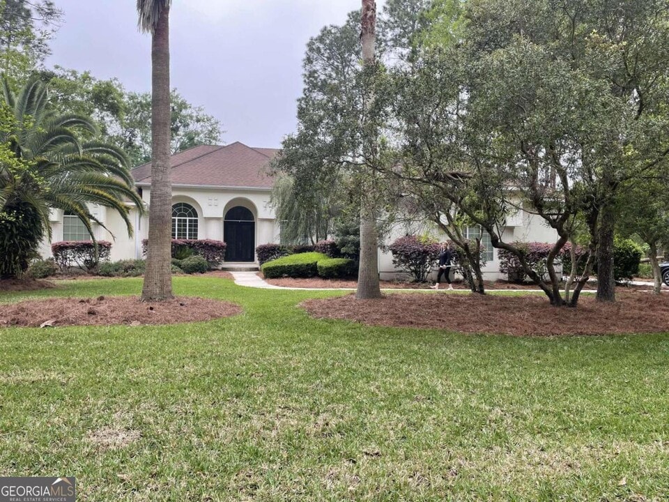 1210 Isles of Saint Marys Way in St. Marys, GA - Foto de edificio