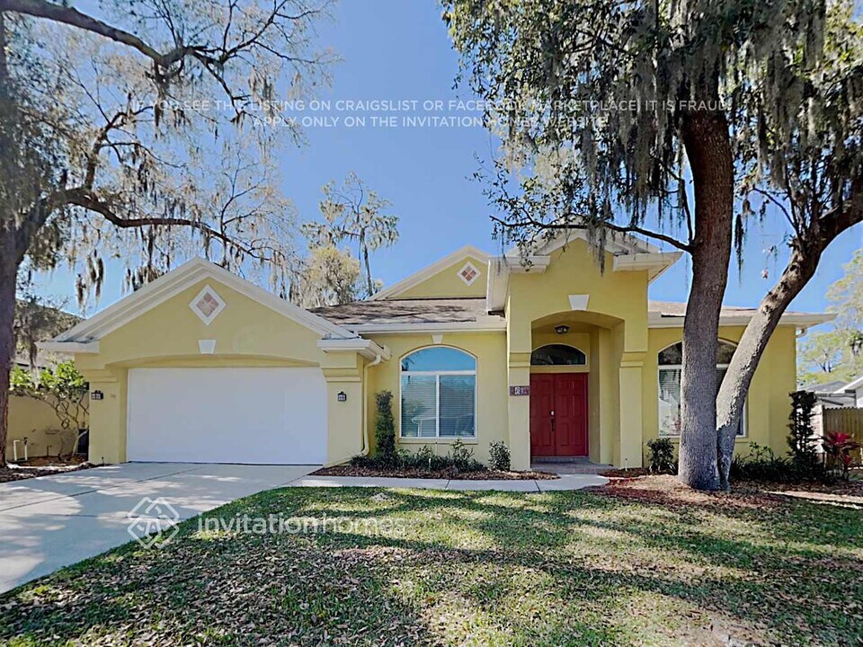 3604 Warmspring Way in Valrico, FL - Building Photo
