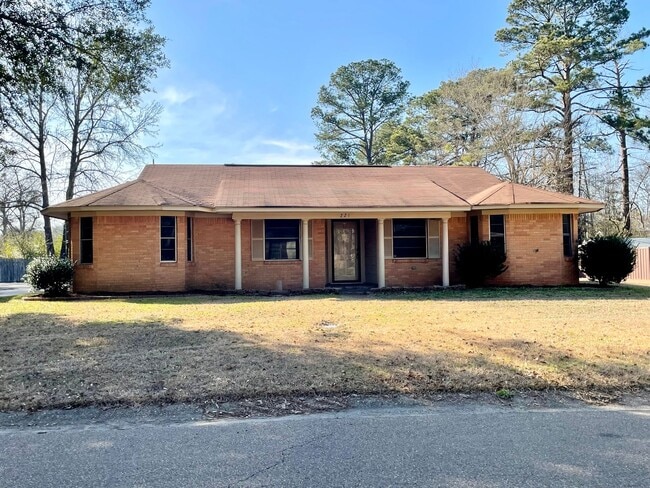 property at 221 Belaire Dr