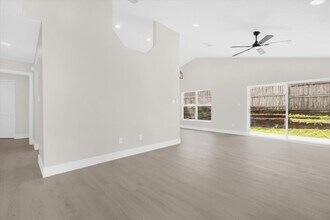 350 Lakebreeze Cir in Lake Mary, FL - Foto de edificio - Building Photo