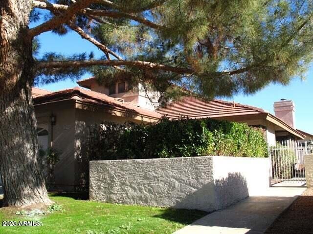 property at 721 N Mallard St