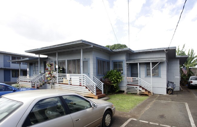 35 Plum St in Wahiawa, HI - Foto de edificio - Building Photo