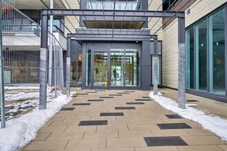 715-715 Davis Dr in Newmarket, ON - Building Photo - Building Photo