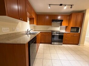 1818 Moore Blvd in Davis, CA - Foto de edificio - Building Photo