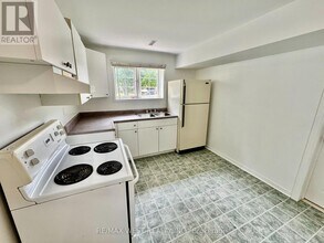 37 Whitehorn Crescent in Barrie, ON - Building Photo - Building Photo