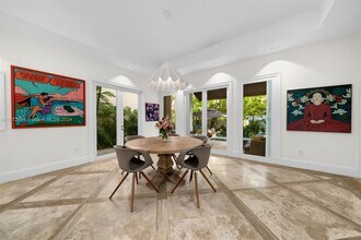 10 Coconut Ln in Key Biscayne, FL - Foto de edificio - Building Photo