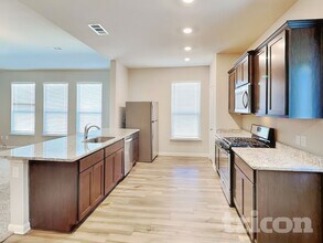 304 Micah Ln in Ferris, TX - Foto de edificio - Building Photo