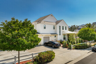 Santa Susana Estates in Chatsworth, CA - Building Photo - Building Photo