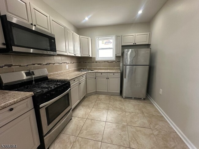 195 N 11th St in Newark, NJ - Building Photo - Building Photo