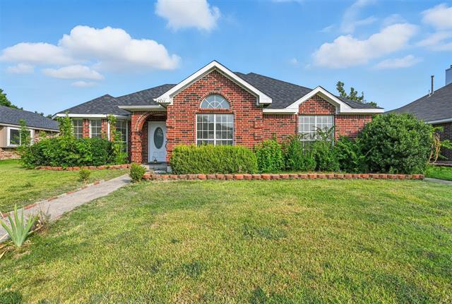 2711 Primrose Ln in Rowlett, TX - Building Photo