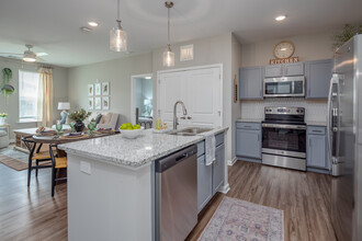 Stonehenge Apartments in Lebanon, TN - Building Photo - Interior Photo