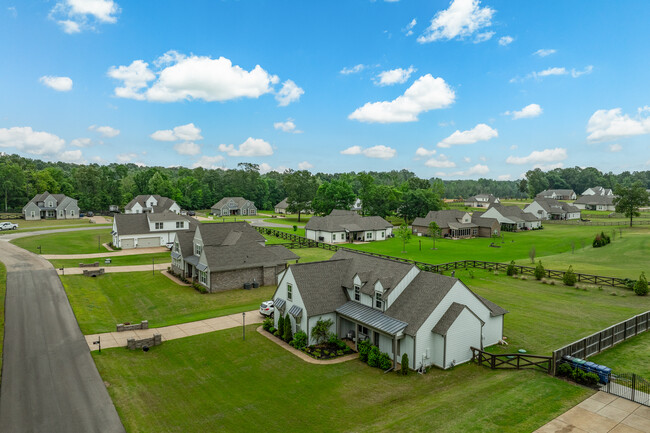 Madeline Farms in Piperton, TN - Foto de edificio - Building Photo