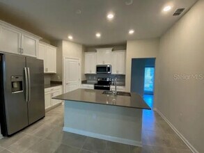 17045 Quicksilver Ave in Winter Garden, FL - Foto de edificio - Building Photo