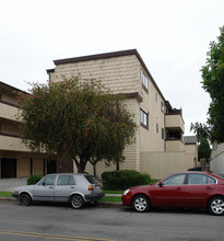 Stark Drive Apartments in Huntington Beach, CA - Building Photo - Building Photo