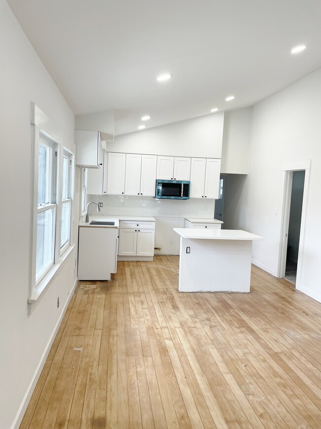 property at 155 S Grand Oaks Ave