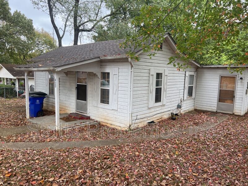 420 N Weakley St in Florence, AL - Building Photo