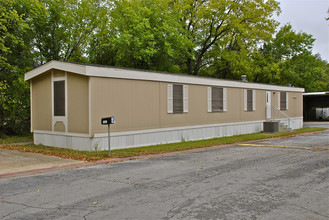 1025 W Pipeline Rd in Hurst, TX - Building Photo - Building Photo