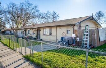 1718 Grand Ave in Sacramento, CA - Building Photo - Building Photo