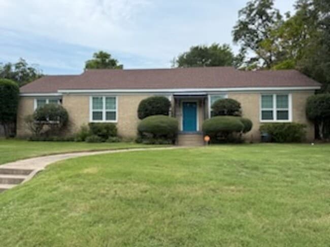 property at 1413 Augusta Ave