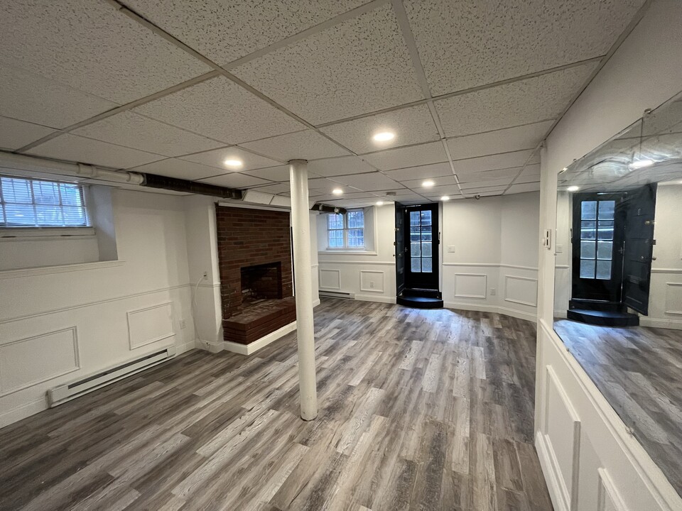 11 Myrtle St, Unit B in Boston, MA - Building Photo
