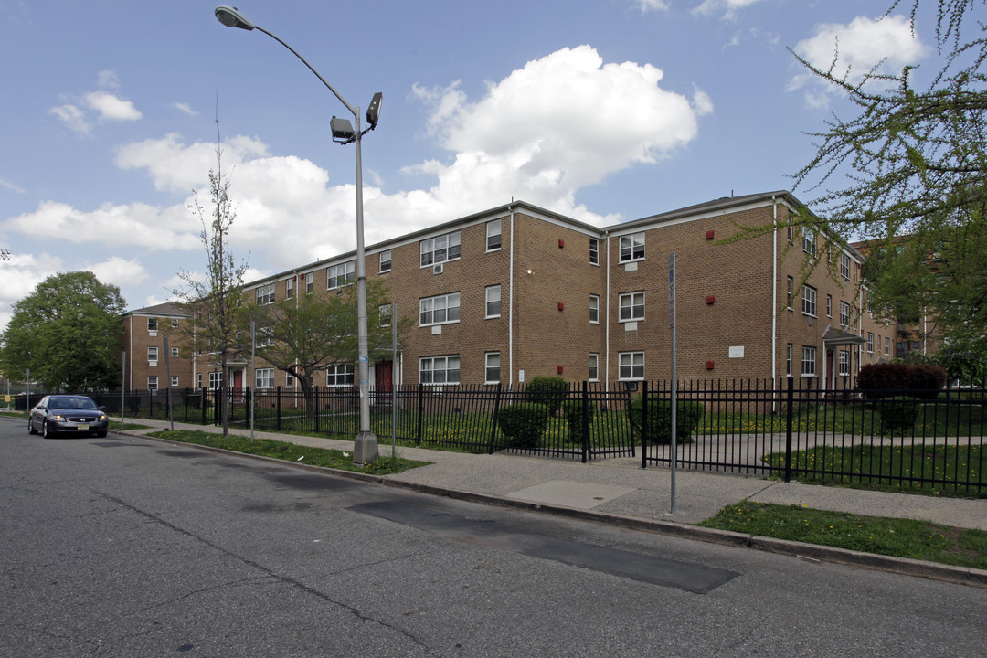 Willie T. Wright Apartments in Newark, NJ - Building Photo