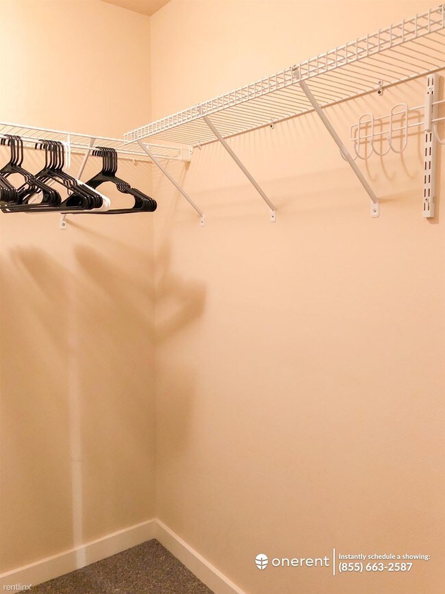 108 5th Ave S-Unit -Unit 416 in Seattle, WA - Building Photo - Building Photo