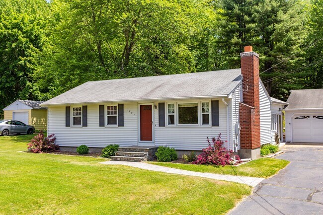 2791 Ellington Rd in South Windsor, CT - Building Photo - Building Photo