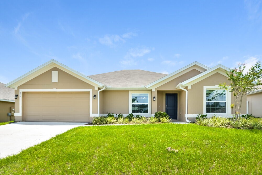806 Edith Dr in Fruitland Park, FL - Building Photo