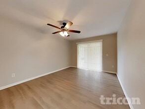 802 Gullberry Ln in Altamonte Springs, FL - Foto de edificio - Building Photo